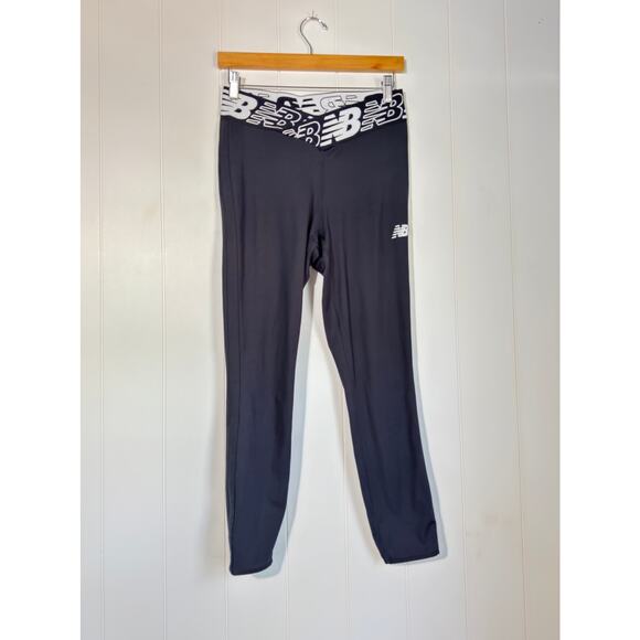 New Balance | Relentless Crossover High Rise Tight | Black Leggings | Medium - Picture 9 of 11